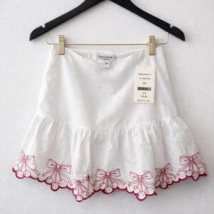 NWT Francesca’s Cherry Bow Embroidered Mini Skirt XS White Coquette